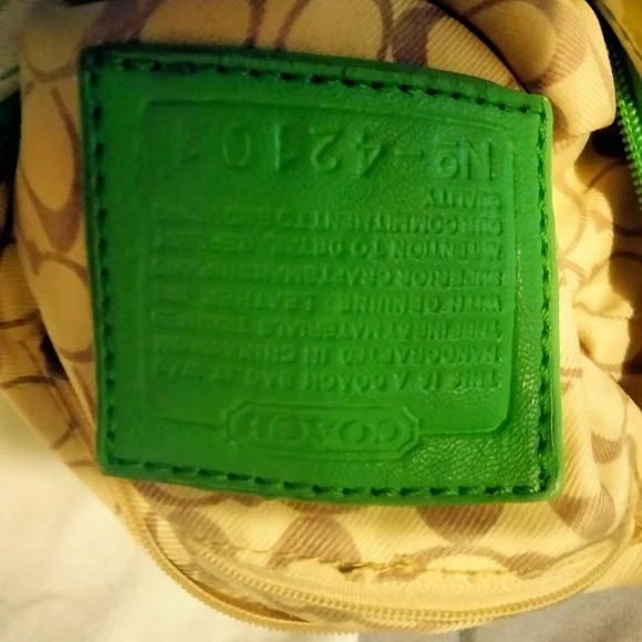 Purses - Picture 6 of 9